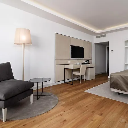 Jupiter ホテル 5*